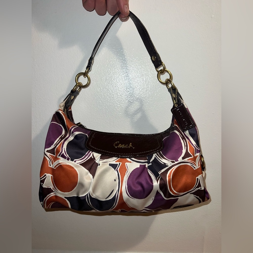 Coach Ashley F20063 Scarf Print Hobo
Shoulder Bag